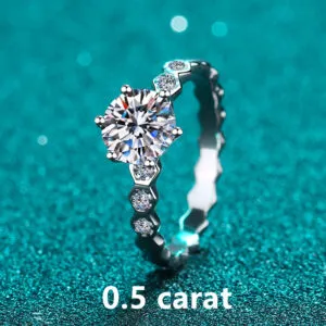 0.5-Carat Round Brilliant Cut Diamond D Color Moissanite Honeycomb Ring