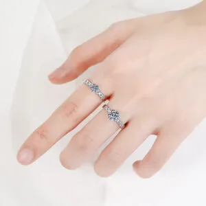 1-Carat Round Brilliant Cut Diamond D Color Moissanite Honeycomb Ring